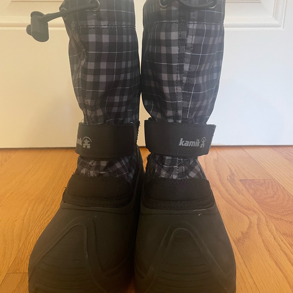 Kids Kamik winter boots size 2
